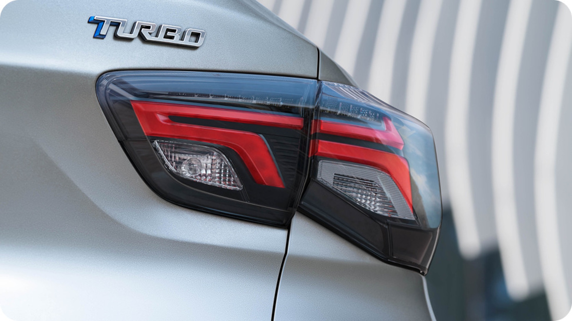 Onix plus con luces traseras translucidas